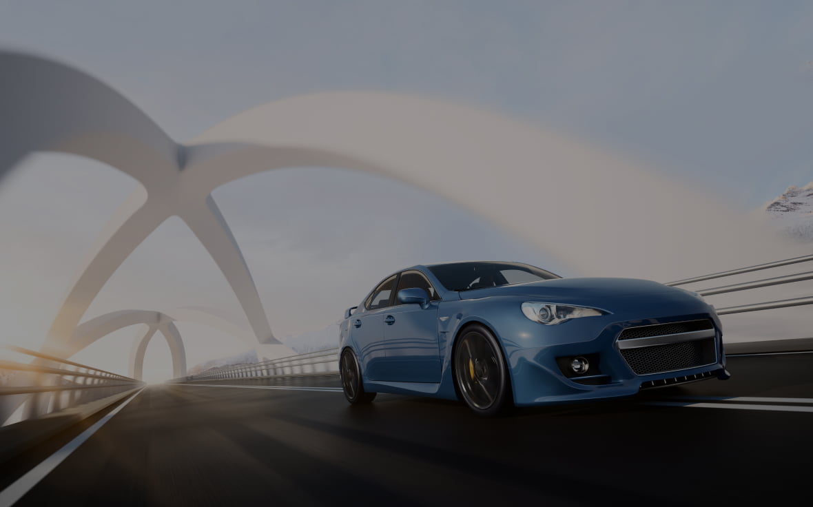 蓝色跑车行驶在高速公路上，背景是现代桥梁拱门和柔和阳光